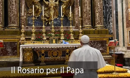 UN ROSARIO PER IL PAPA