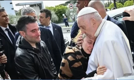 Il Papa vince la malattia sua e del nostro tempo