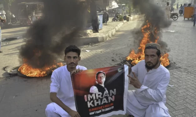 Pakistan: Scontro sulla Costituzione