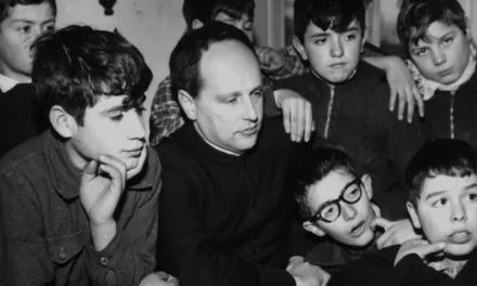 Mattarella rende omaggio a Don Milani, un profeta dell’educazione