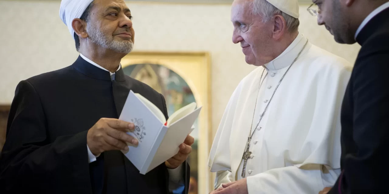 La religione umanizza il mondo e aiuta alla pace