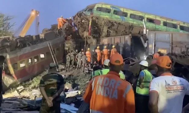 Incidente ferroviario in India uccide quasi trecento passeggeri