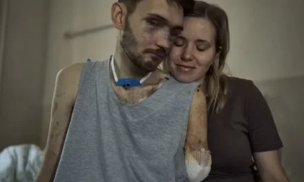 Una giovane coppia testimonia gli orrori della guerra in Ucraina 