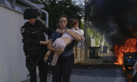 Hamas attacca a sorpresa il territorio israeliano