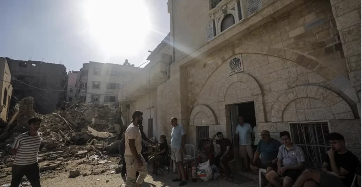 Israele bombarda la chiesa cristiano-ortodossa nella Striscia di Gaza