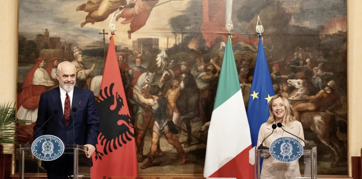 Il governo Meloni prova a dirottare gli immigrati in Albania