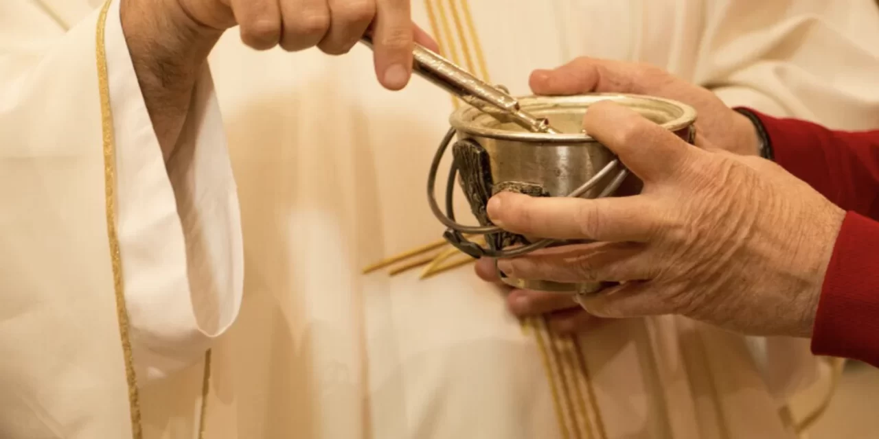 La Chiesa spiega le ragioni delle benedizioni delle coppie omosessuali