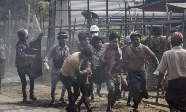 Atrocità in Myanmar nel confronto tra la giunta militare e le milizie etniche