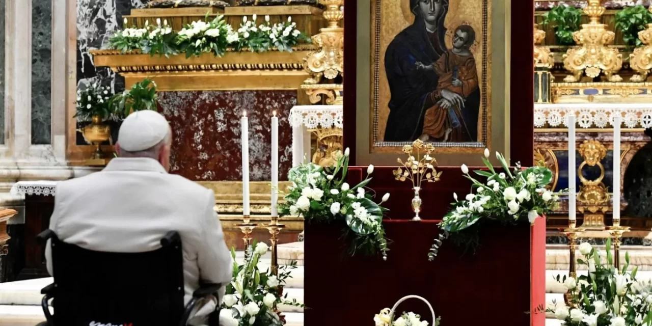 Papa Francesco prega l’Immacolata per il popolo ucraino, palestinese e israeliano
