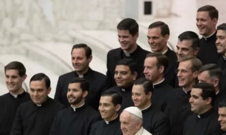 Papa Francesco: i suoi consigli ai seminaristi francesi