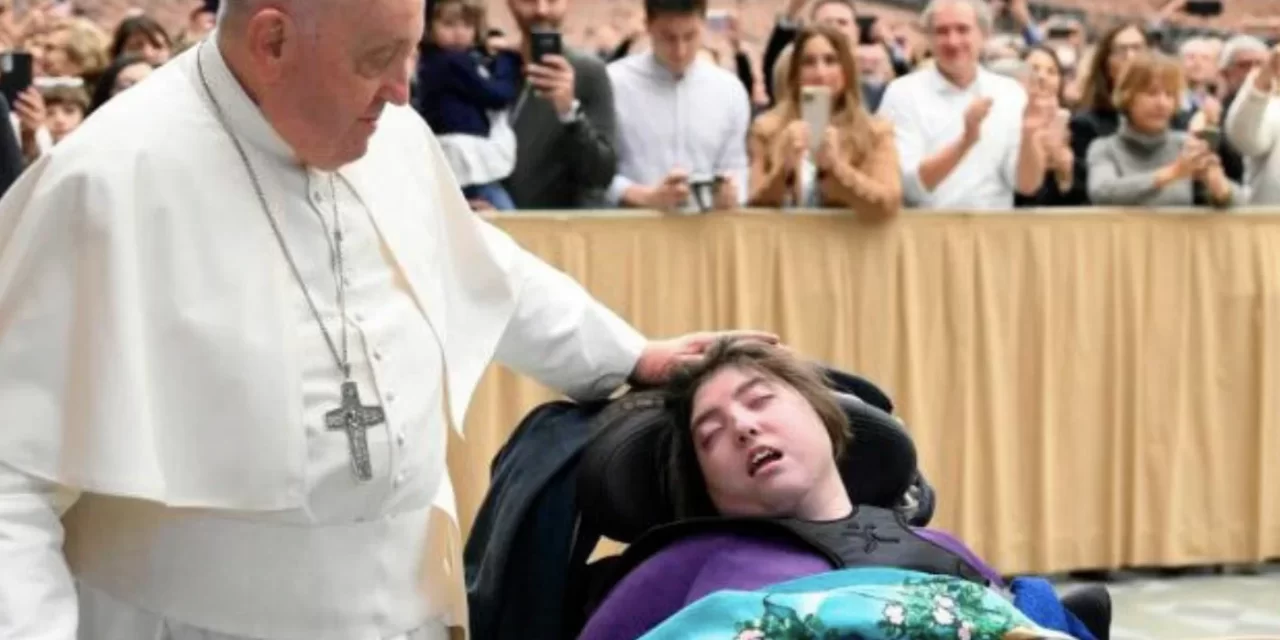 Il Papa invita a prendersi cura di tutte le relazioni dei malati