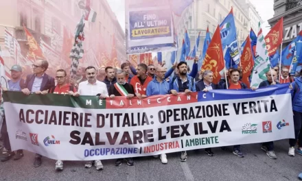 A Taranto grande manifestazione per salvare lavoro e ambiente