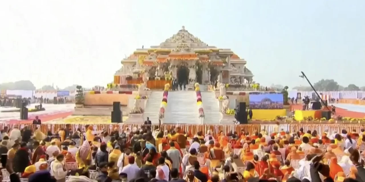 In India il ministro Modi inaugura il gigantesco tempio della discordia