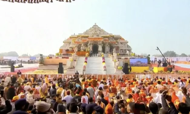 In India il ministro Modi inaugura il gigantesco tempio della discordia