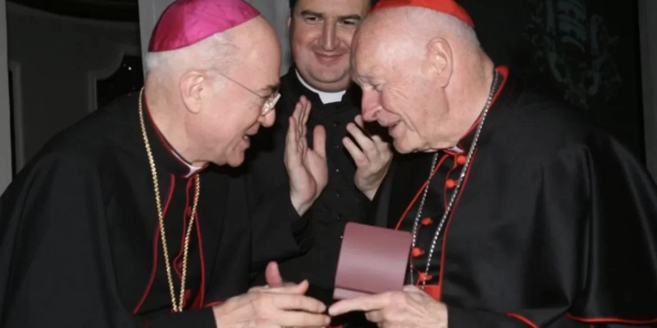 Mons. Carlo Maria Viganò è ormai fuori dalla Chiesa cattolica
