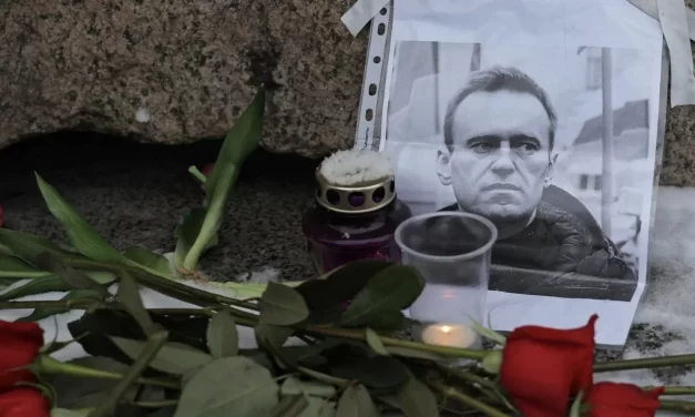 Navalny muore in prigione: indignazione internazionale e richieste di indagine