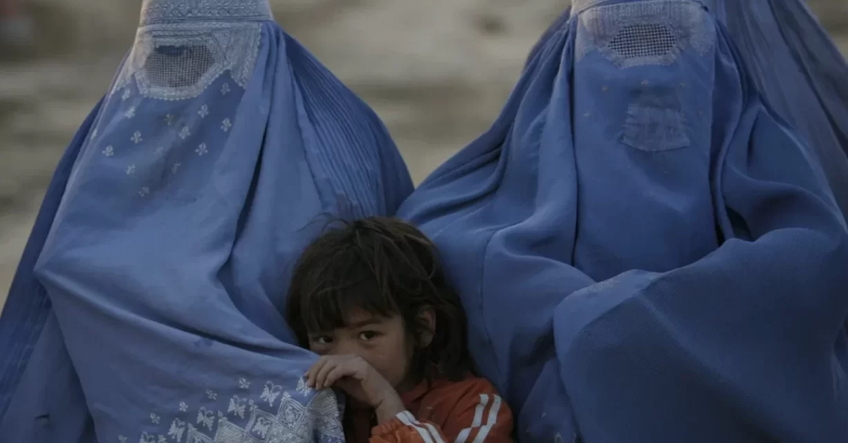 Indignazione e rabbia: le donne afghane sotto il giogo dei talebani