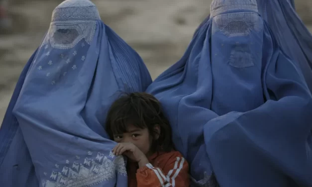 Indignazione e rabbia: le donne afghane sotto il giogo dei talebani