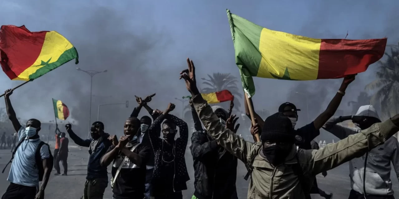 Senegal: Rivolte per il rinvio delle elezioni