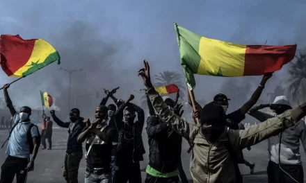 Senegal: Rivolte per il rinvio delle elezioni
