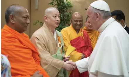 L’Incompatibilità tra Cristianesimo e Buddismo: esplorando le Differenze Teologiche e Filosofiche