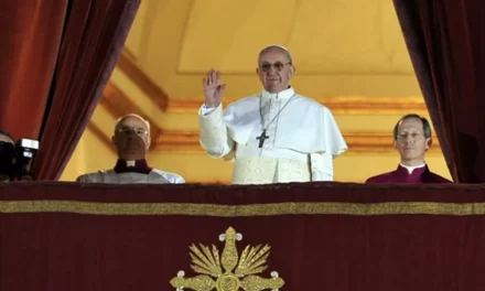 Undici anni di pontificato: Papa Francesco, l’incrollabile faro di speranza durante tempi di conflitto