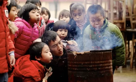 Delitto e abbandono: Il tragico caso dei bambini “Lasciati Indietro” in Cina