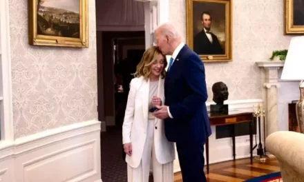 Biden tende la mano a Giorgia Meloni