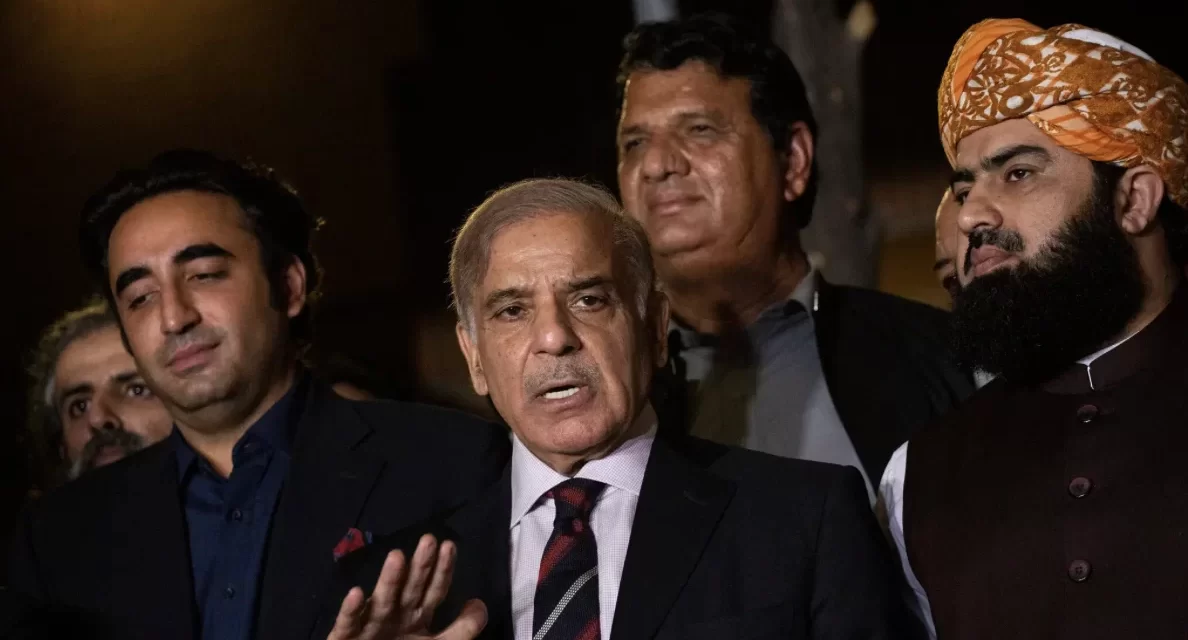 Shehbaz Sharif rieletto primo ministro del Pakistan dopo una votazione controversa