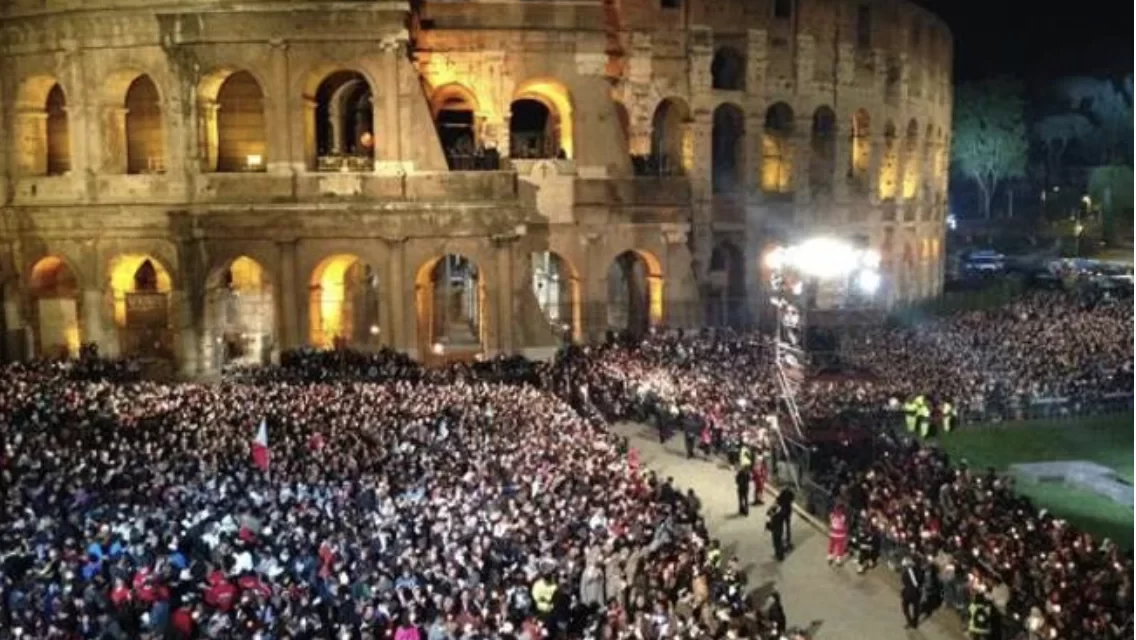La Via Crucis scritta da Papa Francesco