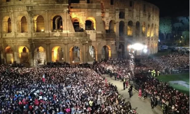 La Via Crucis scritta da Papa Francesco