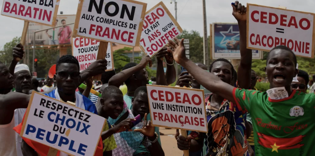 Gli africani invitano i loro discendenti in Francia a non votare per l’estrema Destra