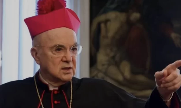 Mons. Carlo Viganò è a un passo dalla scomunica