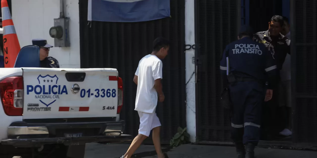 Stato di Emergenza in El Salvador: HRW Denuncia Gravi Violazioni dei Diritti dei Minori