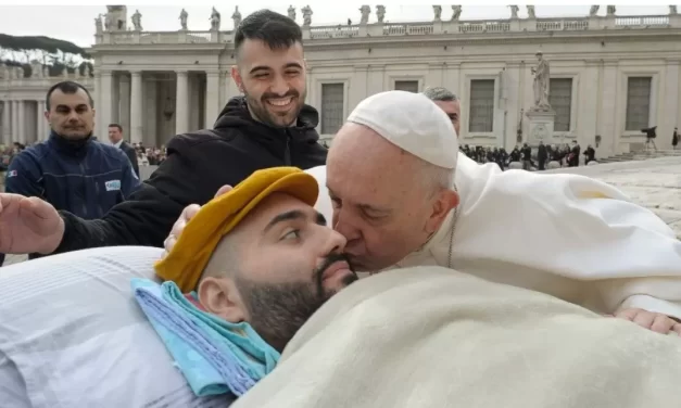 L’unzione degli infermi è un segno di cura per la vita, non dell’arrivo del becchino