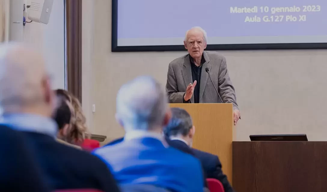 Il declino della religione e la trasformazione del sacro: Una riflessione critica