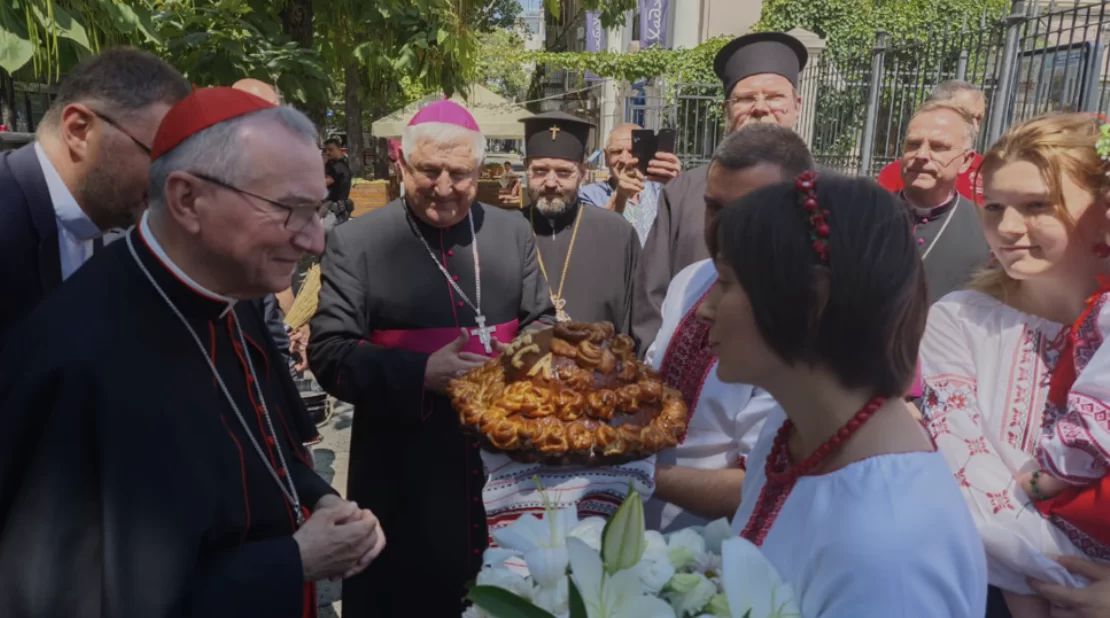 Il cardinale Parolin visita Odessa e Kiev: Un Messaggio di Pace e Speranza