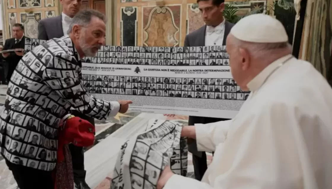Papa Francesco incontra i familiari delle vittime dell’esplosione al porto di Beirut