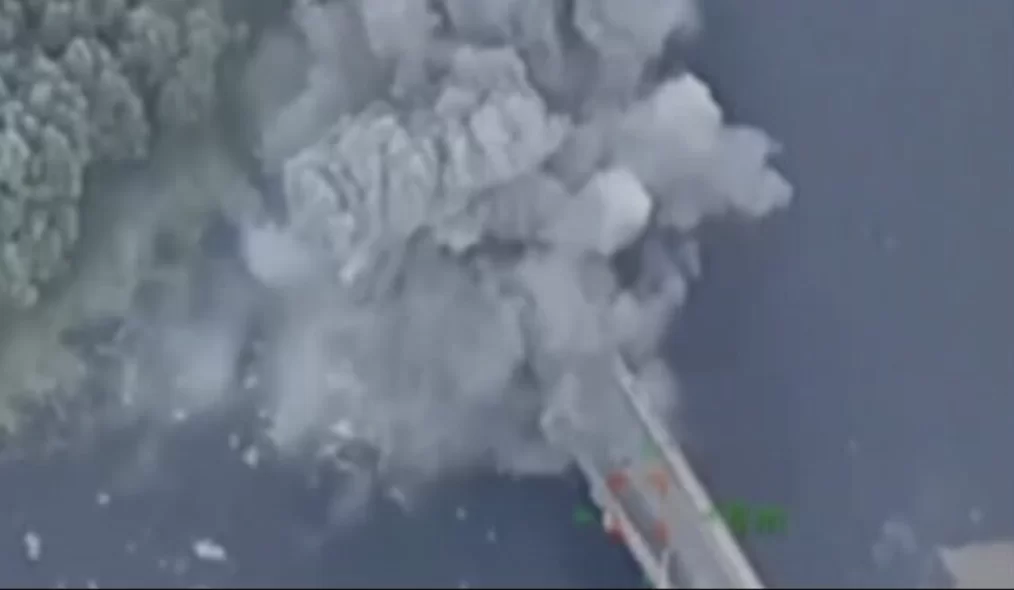 Missile ucraino distrugge ponte a Kursk: Arrestati giornalisti RAI in Russia
