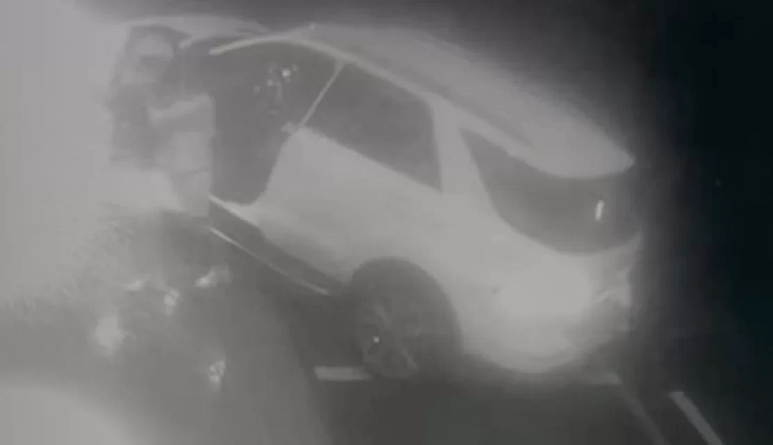 Donna insegue e uccide il borseggiatore con il SUV