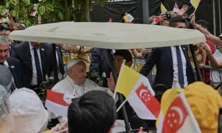 Papa Francesco a Singapore: Un ponte tra cultura e fede in un hub globalizzato