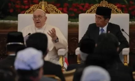 Papa Francesco in Indonesia: Un Ponte tra Diversità e Unità