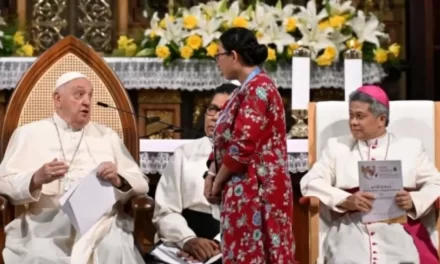 Papa Francesco in Indonesia: Una visione di Chiesa inclusiva e fraterna