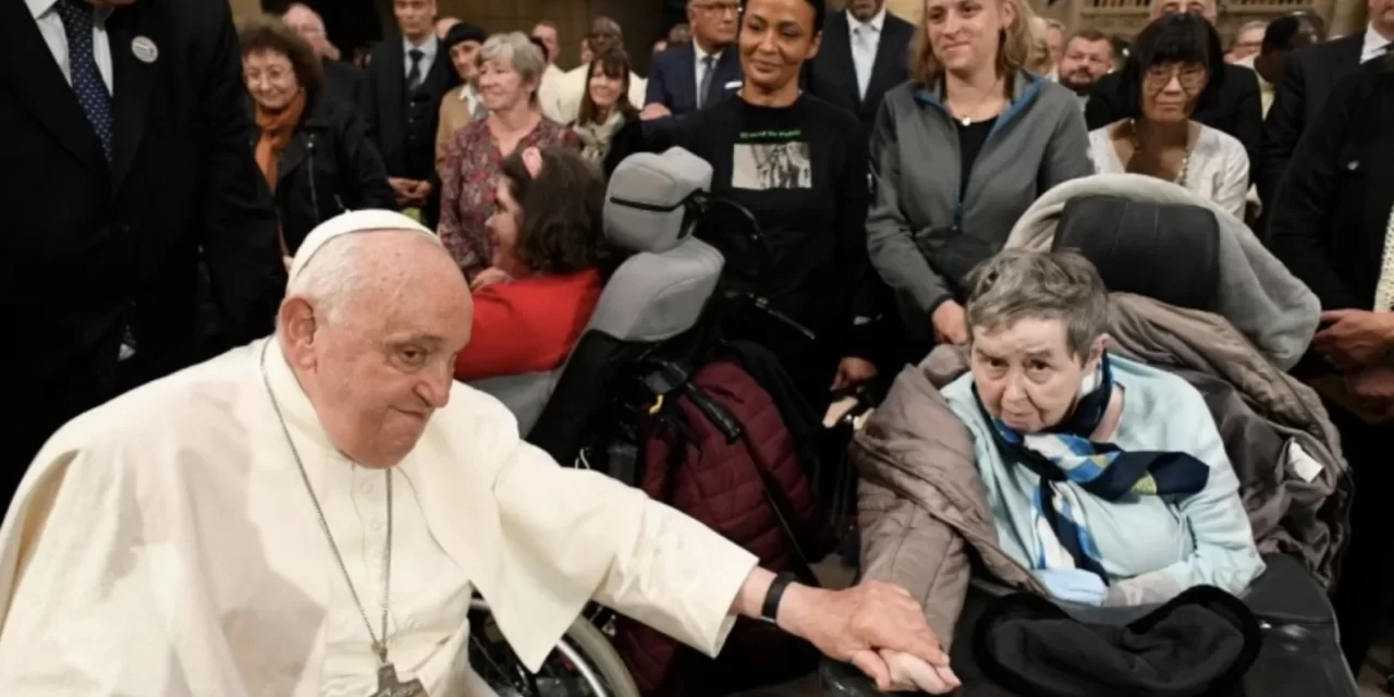 Papa Francesco: Servizio, missione e gioia per una Chiesa missionaria