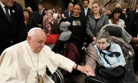 Papa Francesco: Servizio, missione e gioia per una Chiesa missionaria