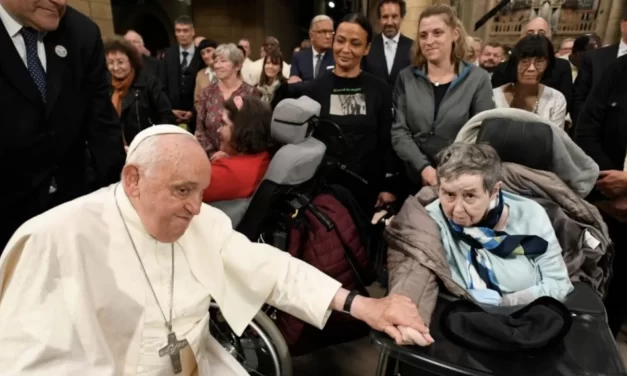 Papa Francesco: Servizio, missione e gioia per una Chiesa missionaria
