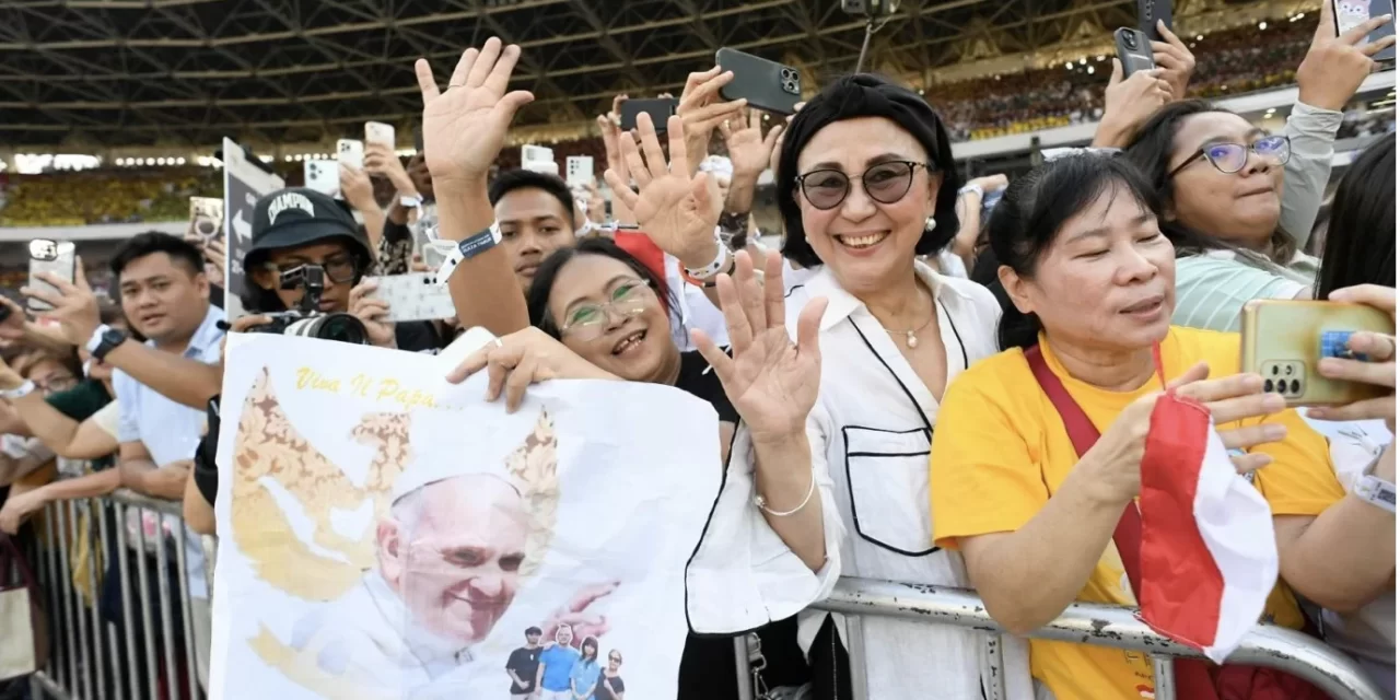 L’omelia di Papa Francesco a Giacarta: Ascoltare e vivere la Parola come strada per la speranza