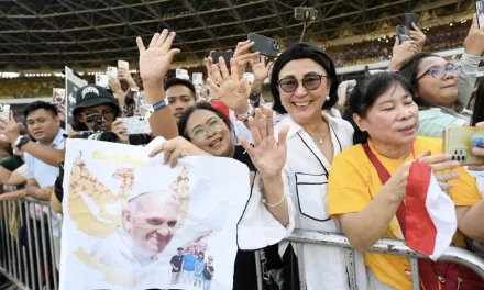 L’omelia di Papa Francesco a Giacarta: Ascoltare e vivere la Parola come strada per la speranza