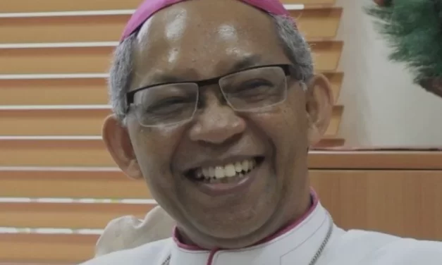 il vescovo francescano Bruno Syukur rinuncia al cardinalato