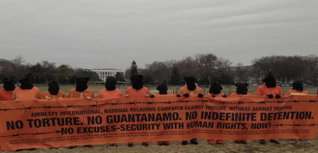 Guantanamo Bay: La prigione senza fine e l’ombra del diritto internazionale